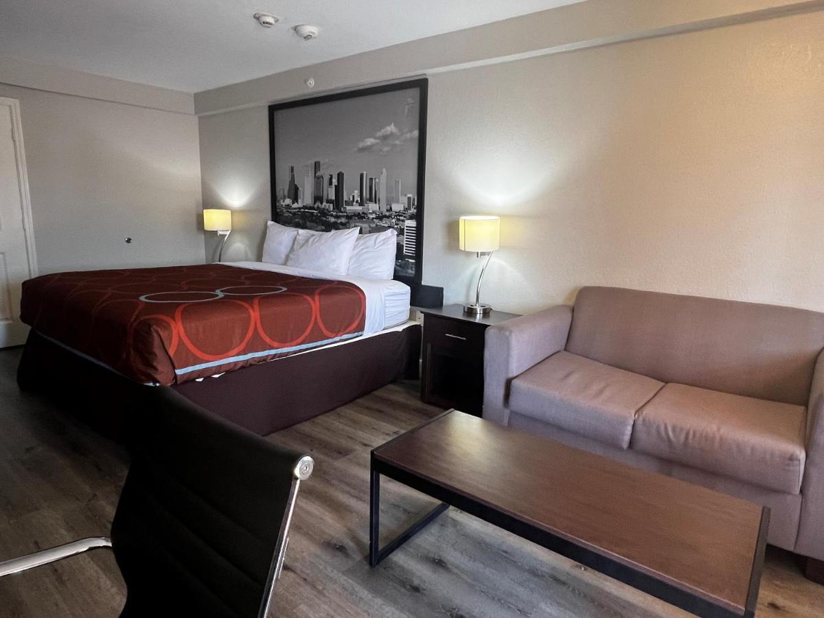 Super 8 By Wyndham Mont Belvieu - Baytown East Hotel Exterior photo
